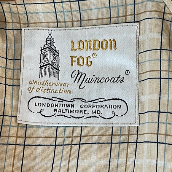 Vintage London Fog Tan Short Trench Coat size 6 - Picture 9 of 16